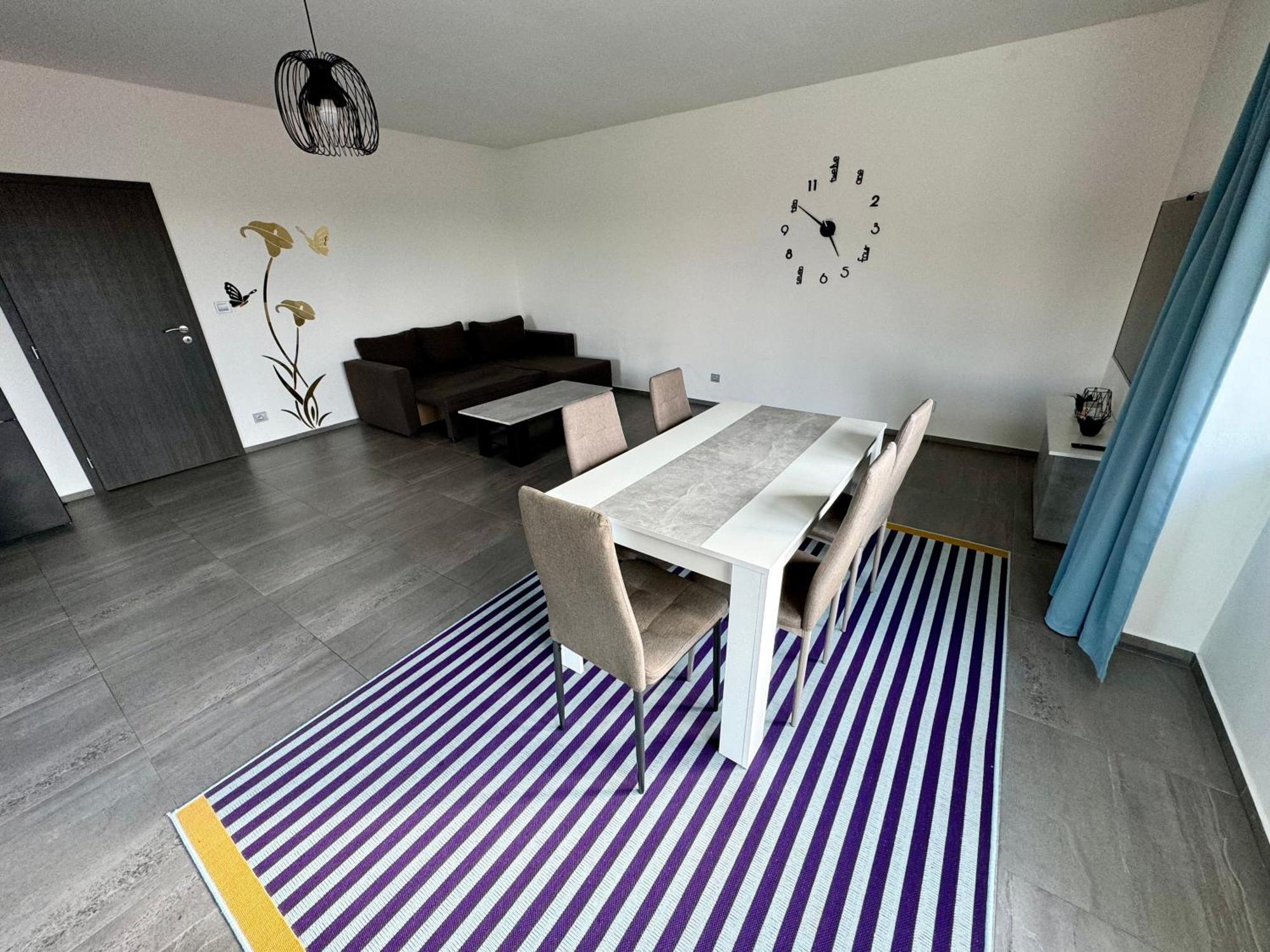 Byt Apartman 74M2 Vyhled Klid Priroda ปราก ภายนอก รูปภาพ