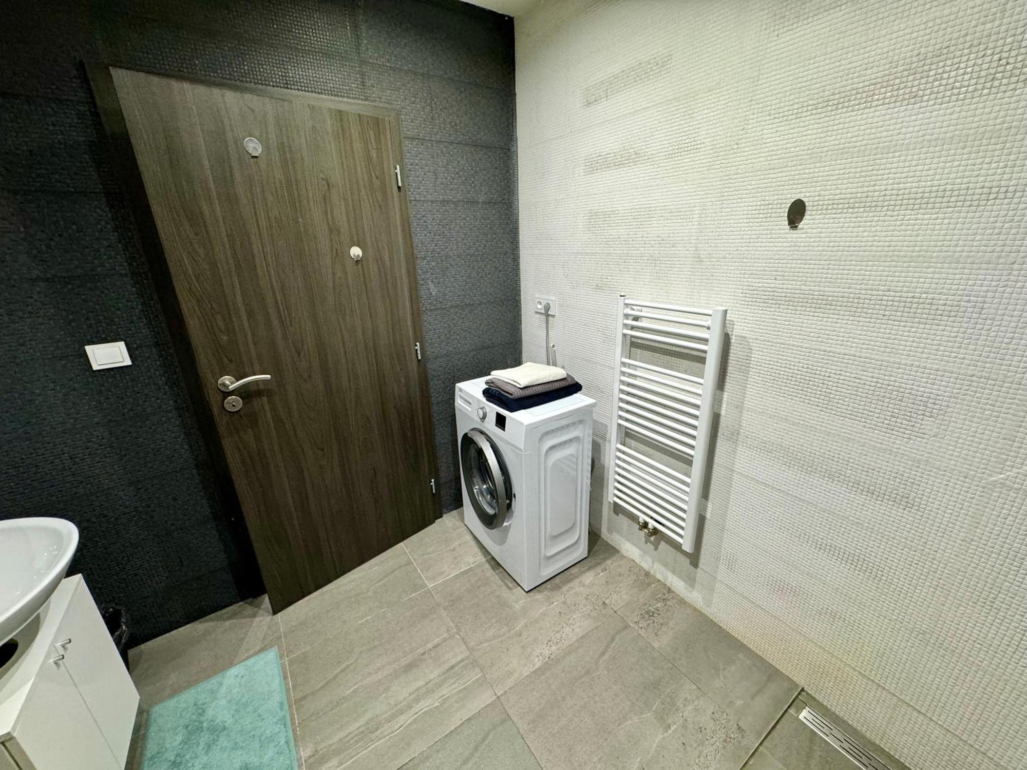 Byt Apartman 74M2 Vyhled Klid Priroda ปราก ภายนอก รูปภาพ